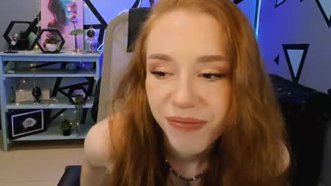 Snapshot of milasiren chatting on 05/18/26, 05:35 Mila online show from 05/18/26, 05:35