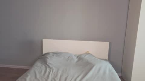 Snapshot of milaslovv chatting on 09/20/25, 06:58 Mila online show from 09/20/25, 06:58