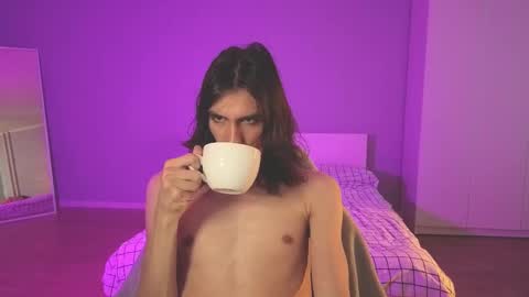 Snapshot of milaslovv chatting on 09/21/25, 12:40 Mila online show from 09/21/25, 12:40