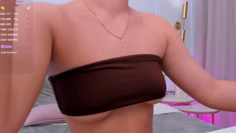 Snapshot of milavox chatting on 03/06/25, 08:52 Mia online show from 03/06/25, 08:52