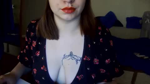 Milaxcute online show from 10/21/25, 07:20