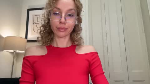 Snapshot of milayah chatting on 11/24/25, 02:17 Mila online show from 11/24/25, 02:17