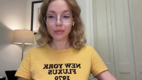 Snapshot of milayah chatting on 12/05/25, 03:20 Mila online show from 12/05/25, 03:20