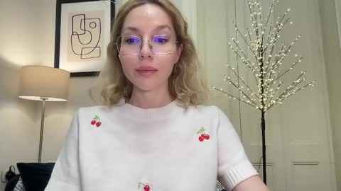 Snapshot of milayah chatting on 12/17/25, 03:29 Mila online show from 12/17/25, 03:29