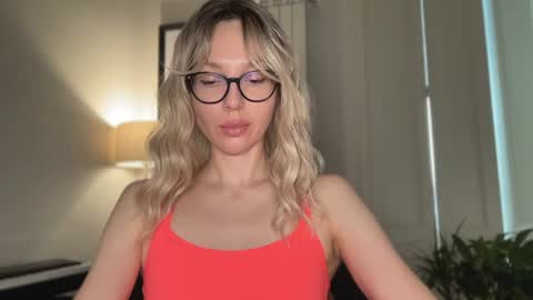 Mila online show from 06/25/26, 11:04