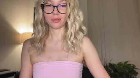 Mila online show from 06/27/26, 05:29