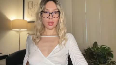 Mila online show from 07/13/26, 03:37