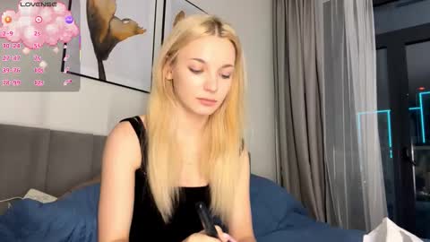 Millla online show from 10/11/25, 06:28