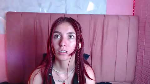 Snapshot of mildrecute chatting on 11/17/25, 10:37 Ana online show from 11/17/25, 10:37