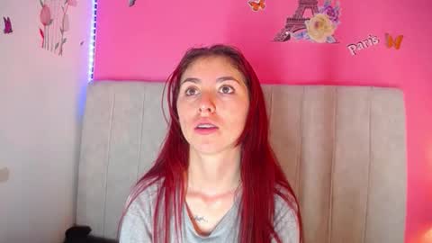 Snapshot of mildrecute chatting on 12/15/25, 04:33 Ana online show from 12/15/25, 04:33