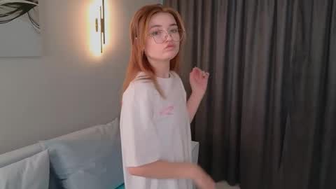 Snapshot of mildred_nelson_ chatting on 10/22/25, 06:02 Maria online show from 10/22/25, 06:02