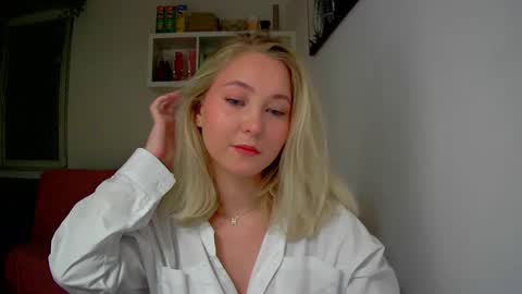Milena new nonude shy blonde natural online show from 09/23/25, 07:28