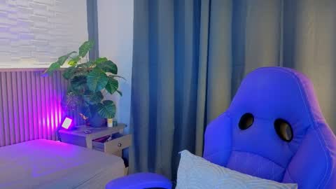 Snapshot of milena_lawson chatting on 10/10/25, 10:47 milena_lawson online show from 10/10/25, 10:47