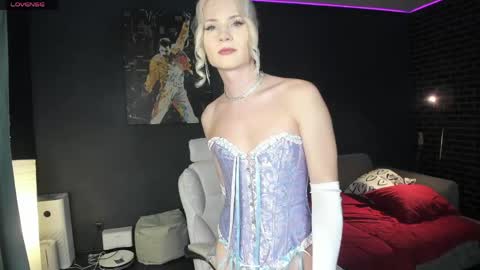 Snapshot of milena_marshmallows chatting on 04/30/26, 12:28 Milena online show from 04/30/26, 12:28