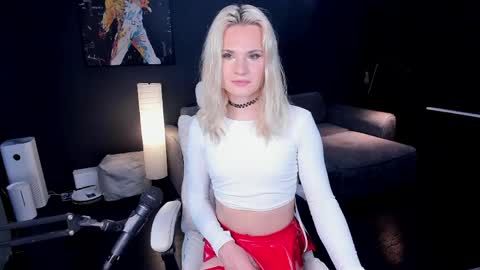 Snapshot of milena_marshmallows chatting on 05/23/26, 07:13 Milena online show from 05/23/26, 07:13