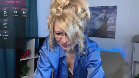 Milena online show from 03/10/25, 09:43