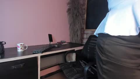 Milena online show from 06/17/26, 11:23