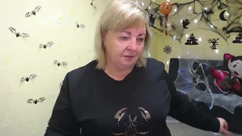 Snapshot of milenawedxy chatting on 10/19/25, 05:08 Milena online show from 10/19/25, 05:08