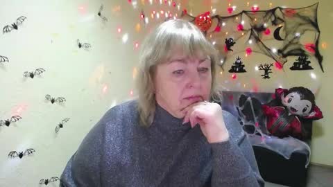 Snapshot of milenawedxy chatting on 10/21/25, 05:30 Milena online show from 10/21/25, 05:30