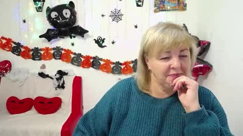 Snapshot of milenawedxy chatting on 10/23/25, 06:13 Milena online show from 10/23/25, 06:13