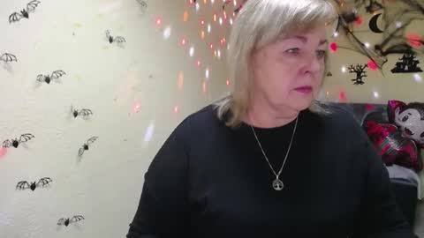 Snapshot of milenawedxy chatting on 10/26/25, 05:57 Milena online show from 10/26/25, 05:57