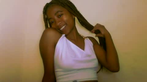 Snapshot of milennah chatting on 05/26/26, 11:39 milennah online show from 05/26/26, 11:39