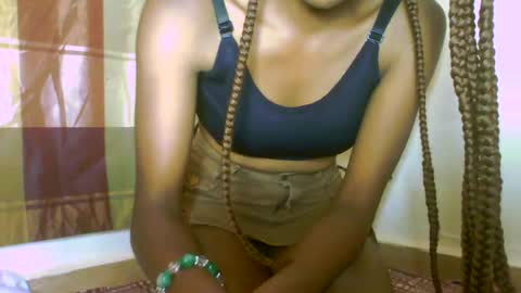 Snapshot of milennah chatting on 05/27/26, 06:21 milennah online show from 05/27/26, 06:21