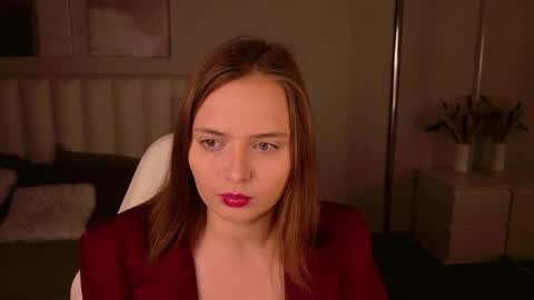 mileylovelyx online show from 11/18/25, 08:30