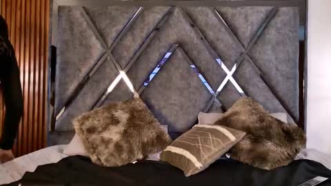 Snapshot of milf__celeste chatting on 04/19/26, 02:33 milf__celeste online show from 04/19/26, 02:33