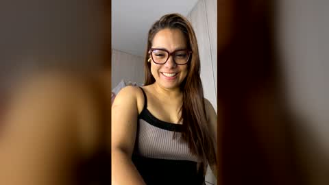 Snapshot of milf__pretty chatting on 06/10/26, 12:48 Melissa online show from 06/10/26, 12:48