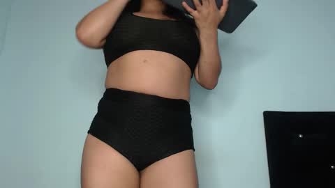 Snapshot of milf_anay_ chatting on 03/21/26, 04:50 Anay velez online show from 03/21/26, 04:50