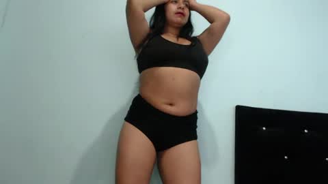 Snapshot of milf_anay_ chatting on 04/17/26, 05:10 Anay velez online show from 04/17/26, 05:10