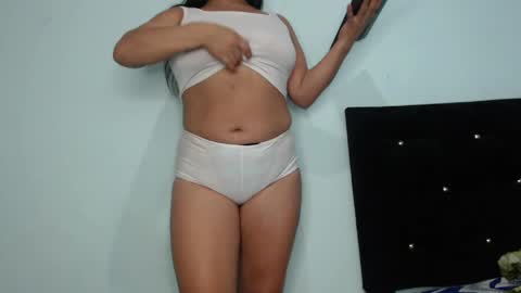 Snapshot of milf_anay_ chatting on 04/22/26, 04:59 Anay velez online show from 04/22/26, 04:59