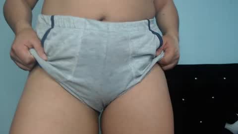 Snapshot of milf_anay_ chatting on 04/25/26, 04:37 Anay velez online show from 04/25/26, 04:37