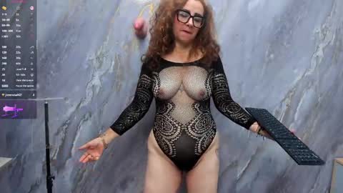 Snapshot of milf_drip chatting on 04/23/26, 01:57 Lili online show from 04/23/26, 01:57