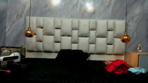 Snapshot of milf_drip chatting on 05/21/26, 12:23 Lili online show from 05/21/26, 12:23