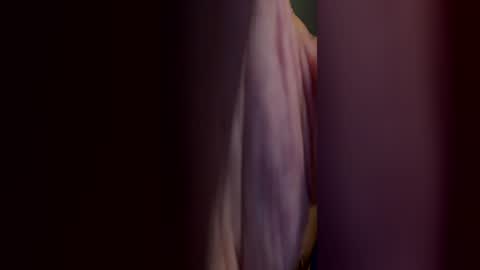 Snapshot of milf_hunter2222 chatting on 06/17/26, 05:32 milf_hunter2222 online show from 06/17/26, 05:32