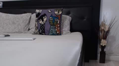 Snapshot of milfbiglips38 chatting on 09/30/25, 07:35 milfa online show from 09/30/25, 07:35