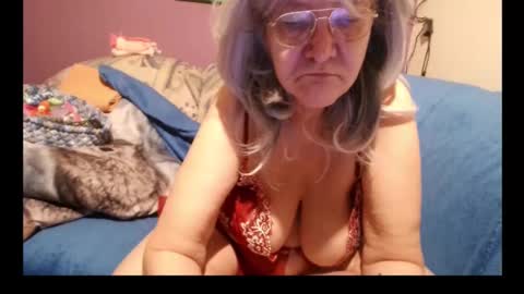 Milfchantal online show from 01/26/25, 09:51