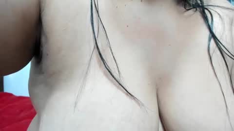 Snapshot of milfhotmature chatting on 01/22/25, 09:32 laura online show from 01/22/25, 09:32