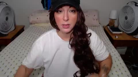 Snapshot of milfmonee chatting on 10/14/25, 04:08 MILF Monee online show from 10/14/25, 04:08