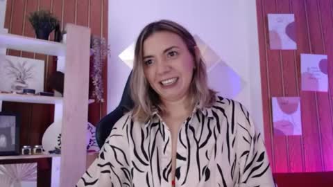 Sara  online show from 08/08/26, 11:12