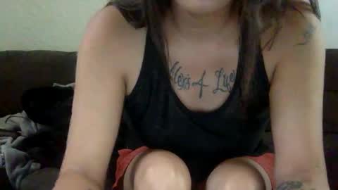 Snapshot of milfsfreaky69 chatting on 04/05/26, 05:21 BabygirlsFreaky online show from 04/05/26, 05:21