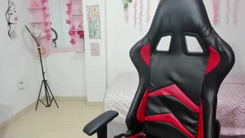 mili_fit11 online show from 10/10/25, 02:27