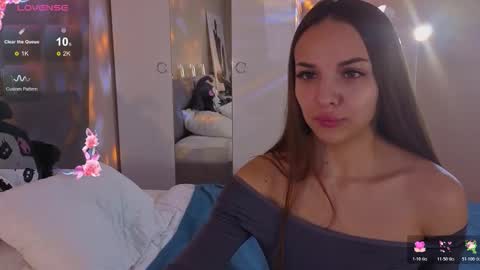 Milana online show from 11/19/25, 02:22