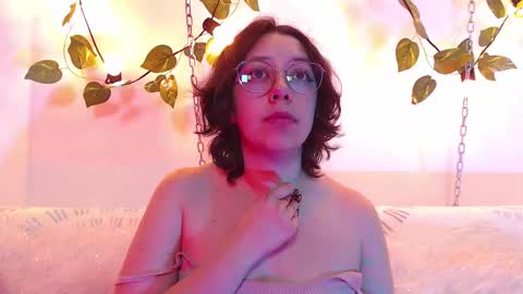 Snapshot of milie_yue chatting on 10/22/25, 02:34 Millie online show from 10/22/25, 02:34