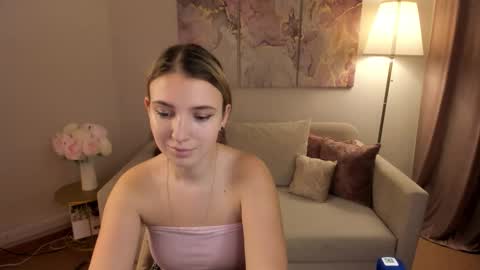 milinafox online show from 10/15/25, 04:45