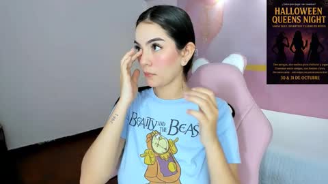 Snapshot of milk_candy16 chatting on 10/29/25, 11:01 S O F I A online show from 10/29/25, 11:01