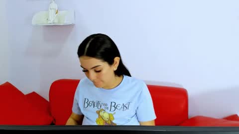 Snapshot of milk_candy16 chatting on 11/12/25, 11:21 S O F I A online show from 11/12/25, 11:21