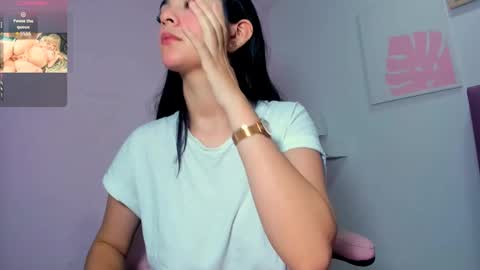 Snapshot of milk_candy16 chatting on 11/17/25, 11:16 S O F I A online show from 11/17/25, 11:16